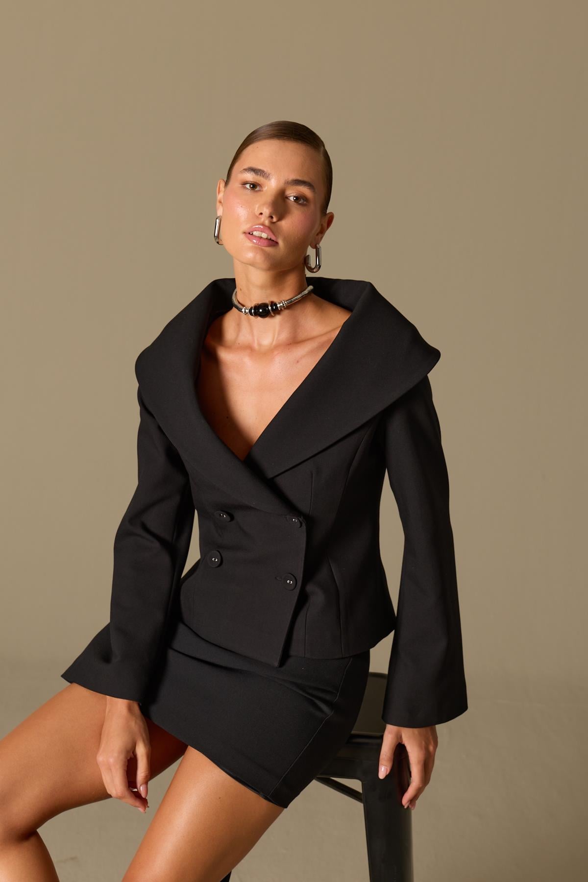 Lady Di Iconic Blazer Black