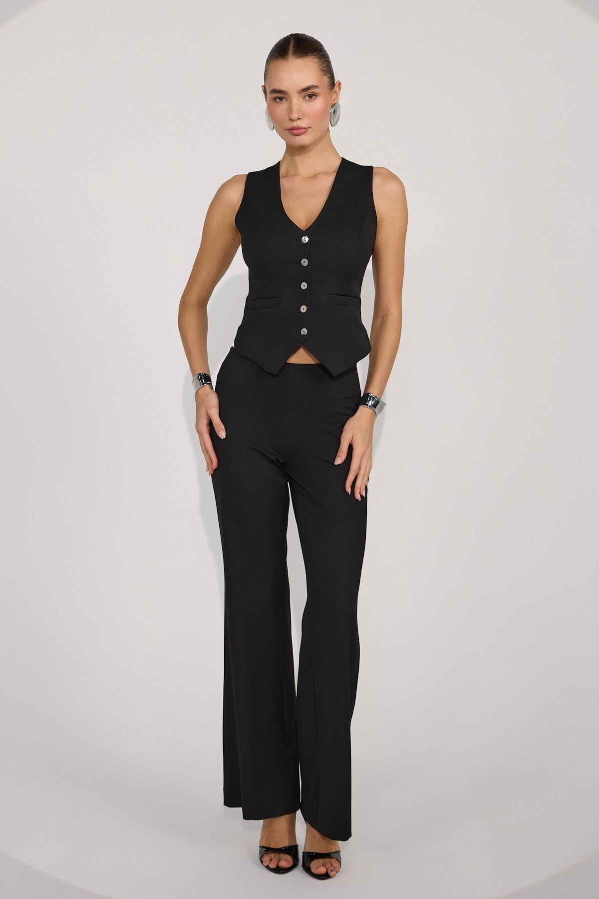 Ligne Form Vest Black