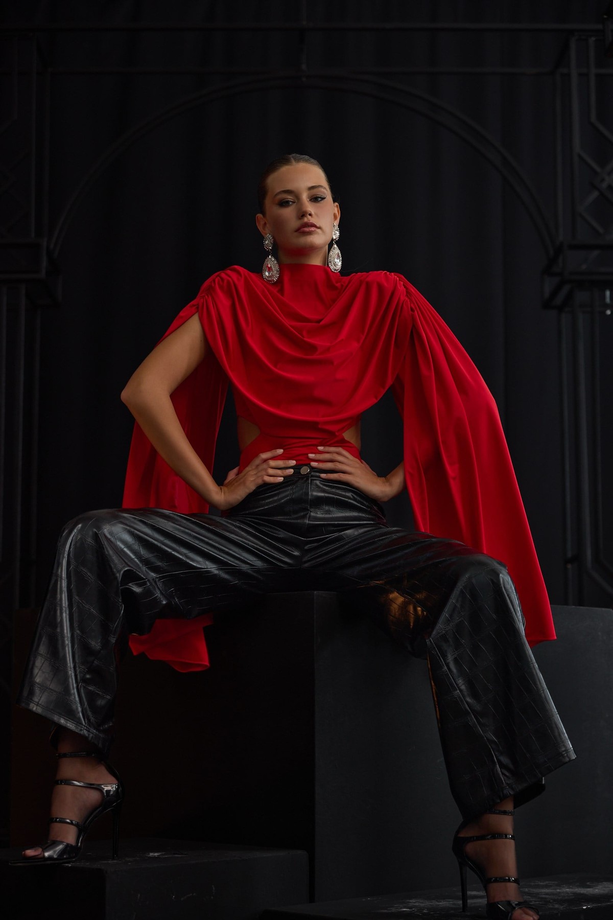 Midnight Queen Bustier Red