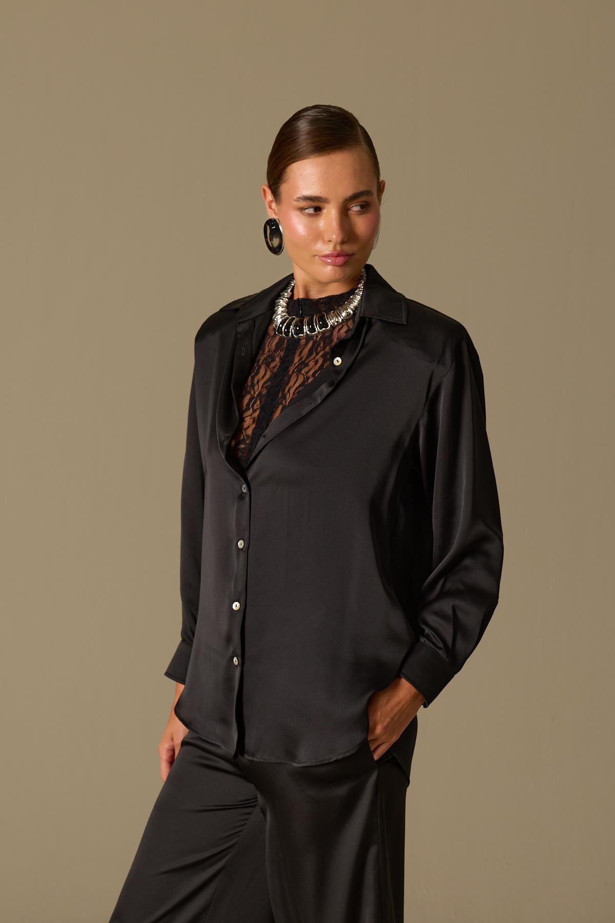 Sateen Touch Vatkalı Gömlek Black