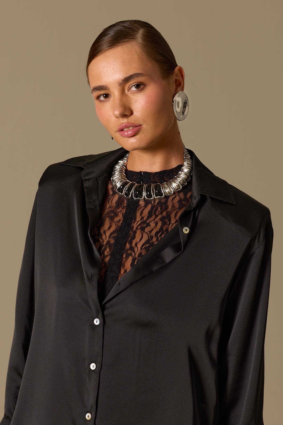 Sateen Touch Vatkalı Gömlek Black