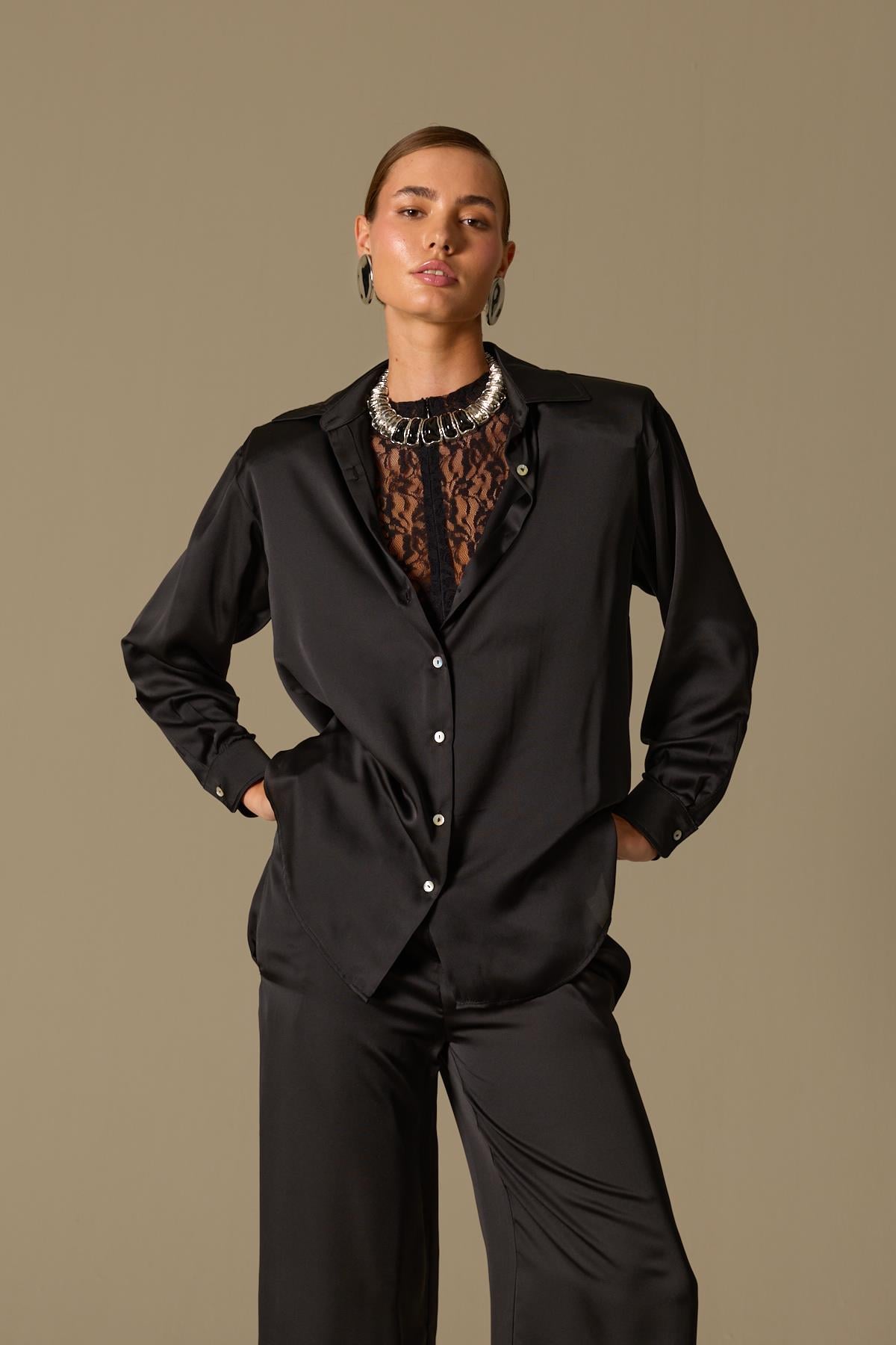 Sateen Touch Vatkalı Gömlek Black