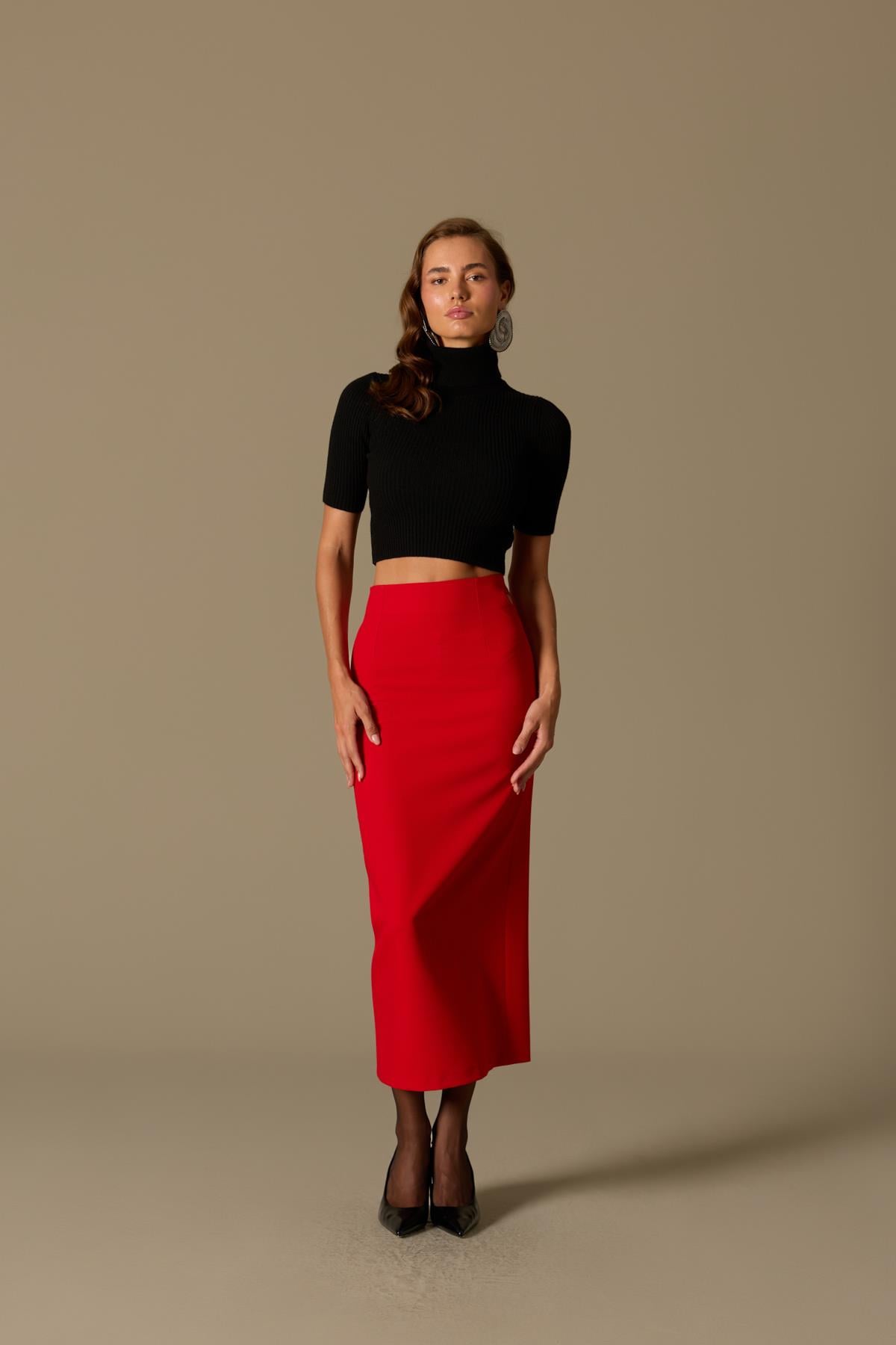 The Amour Iconic Skirt Red