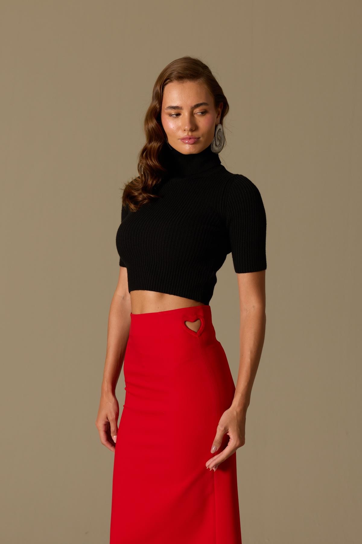 The Amour Iconic Skirt Red