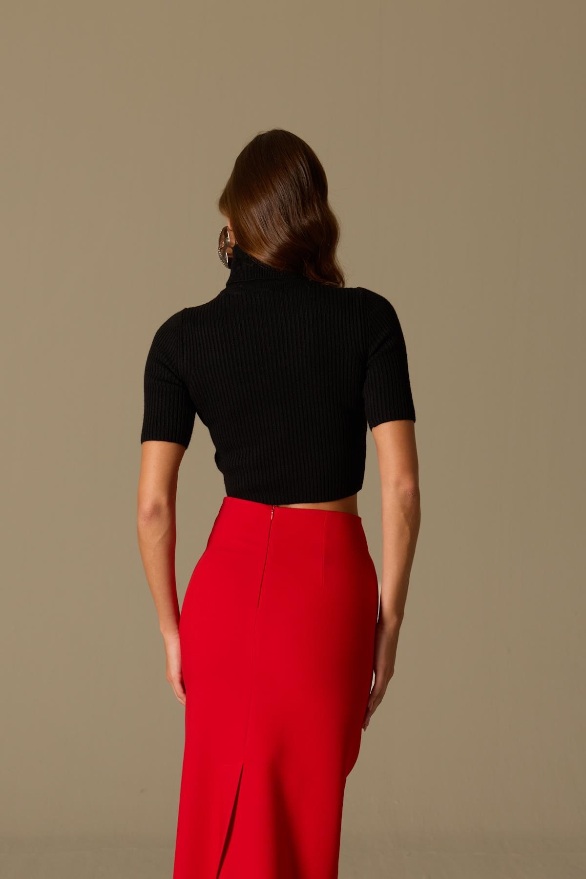 The Amour Iconic Skirt Red