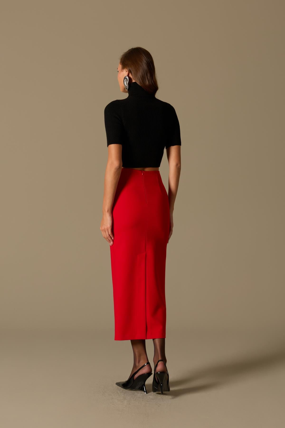 The Amour Iconic Skirt Red