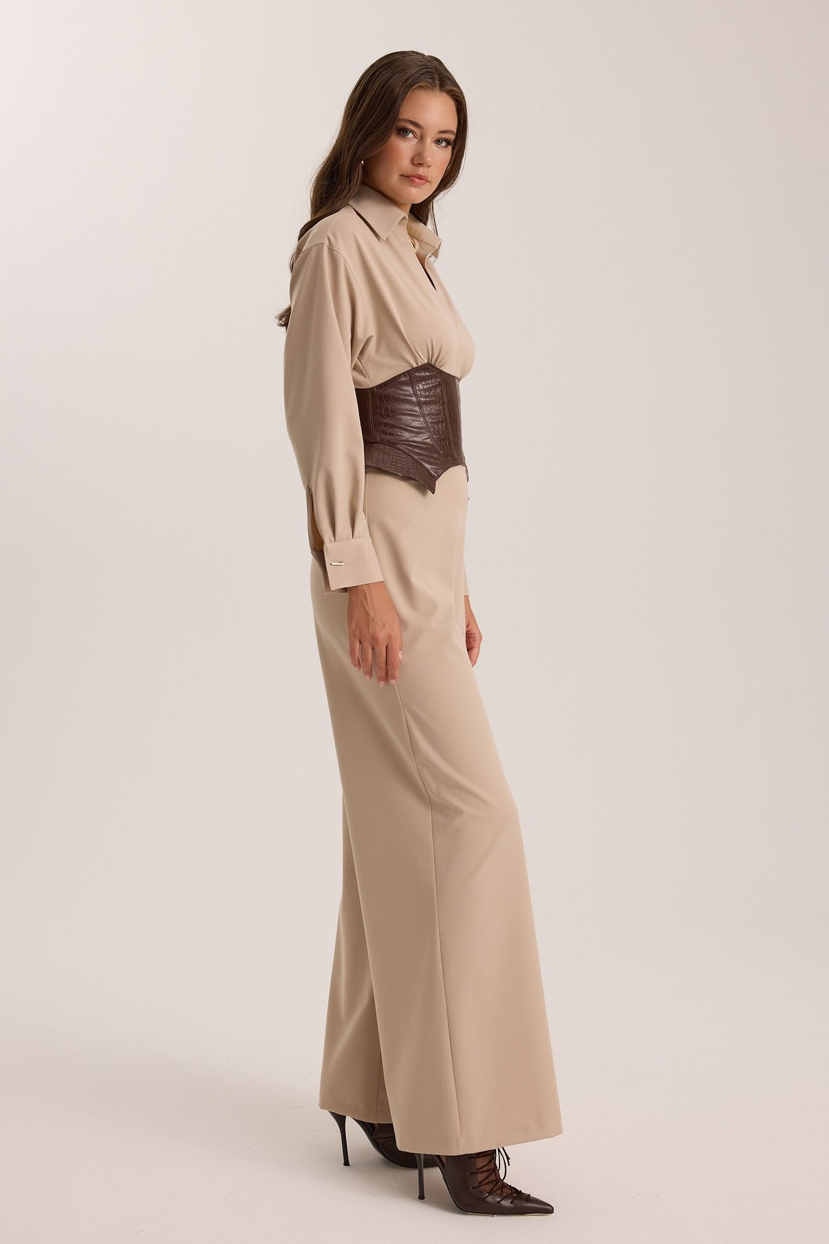 The Line Pant Beige