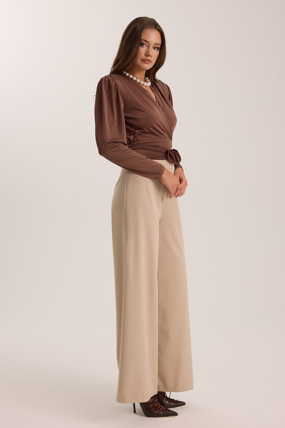 The Line Pant Beige