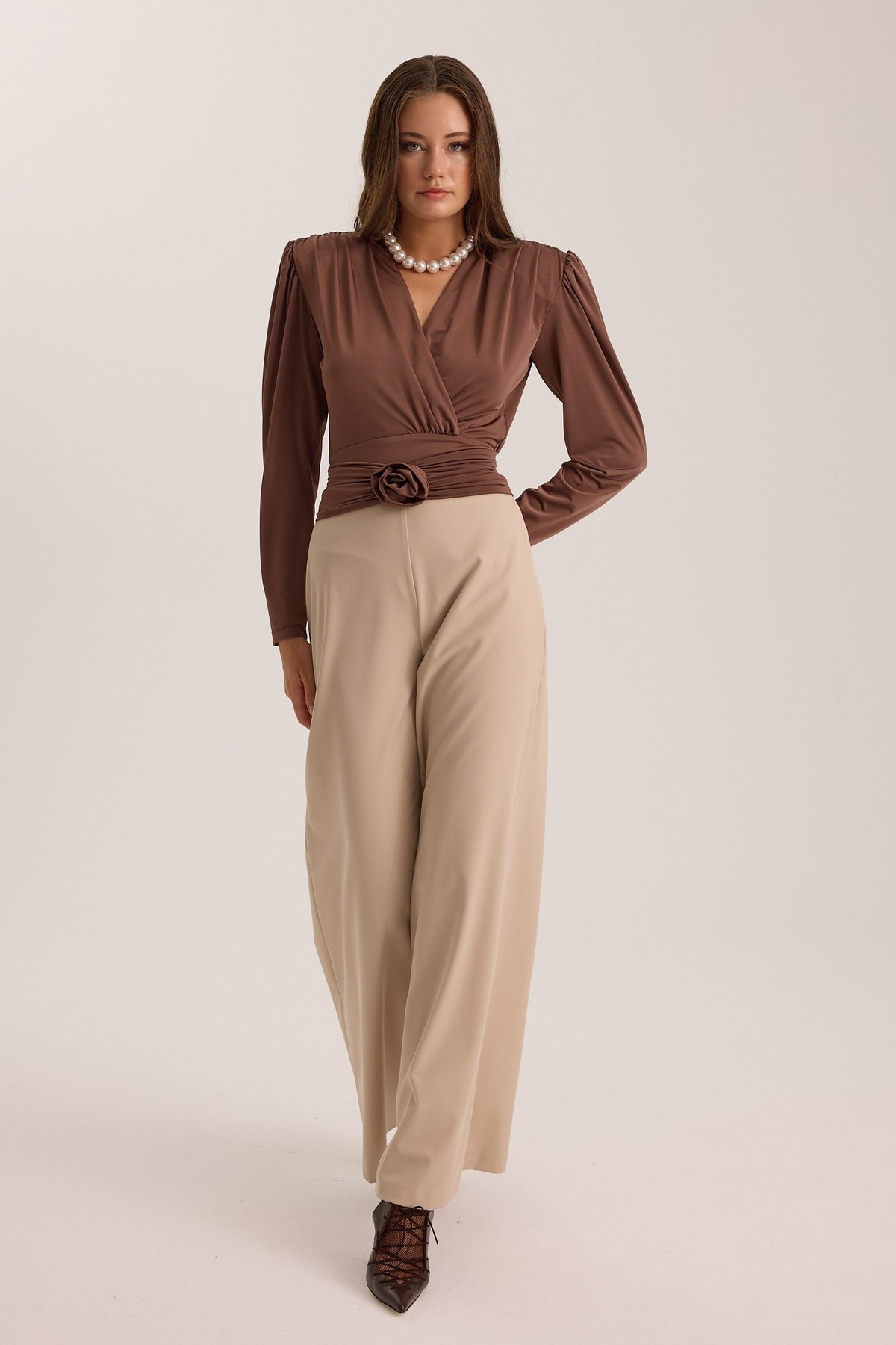 The Line Pant Beige