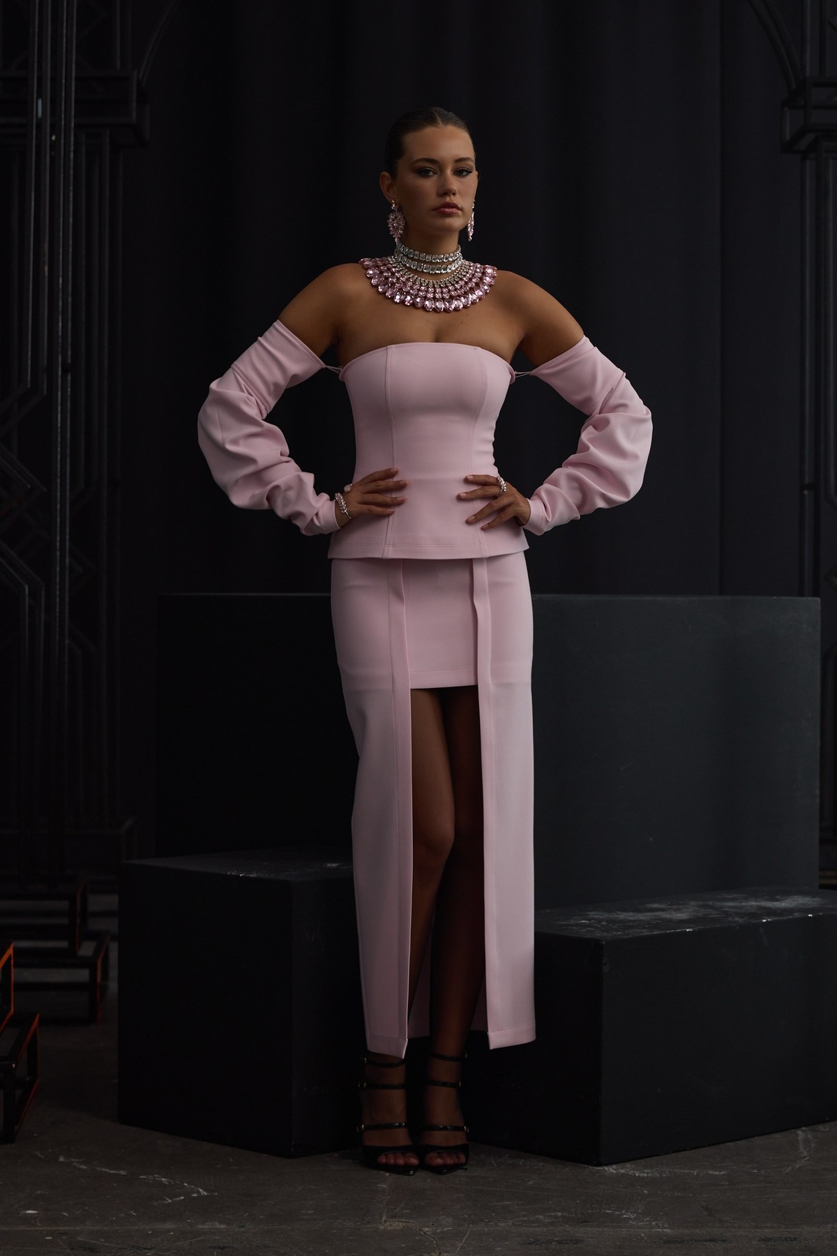 The Power Sleeve Bustier Pink