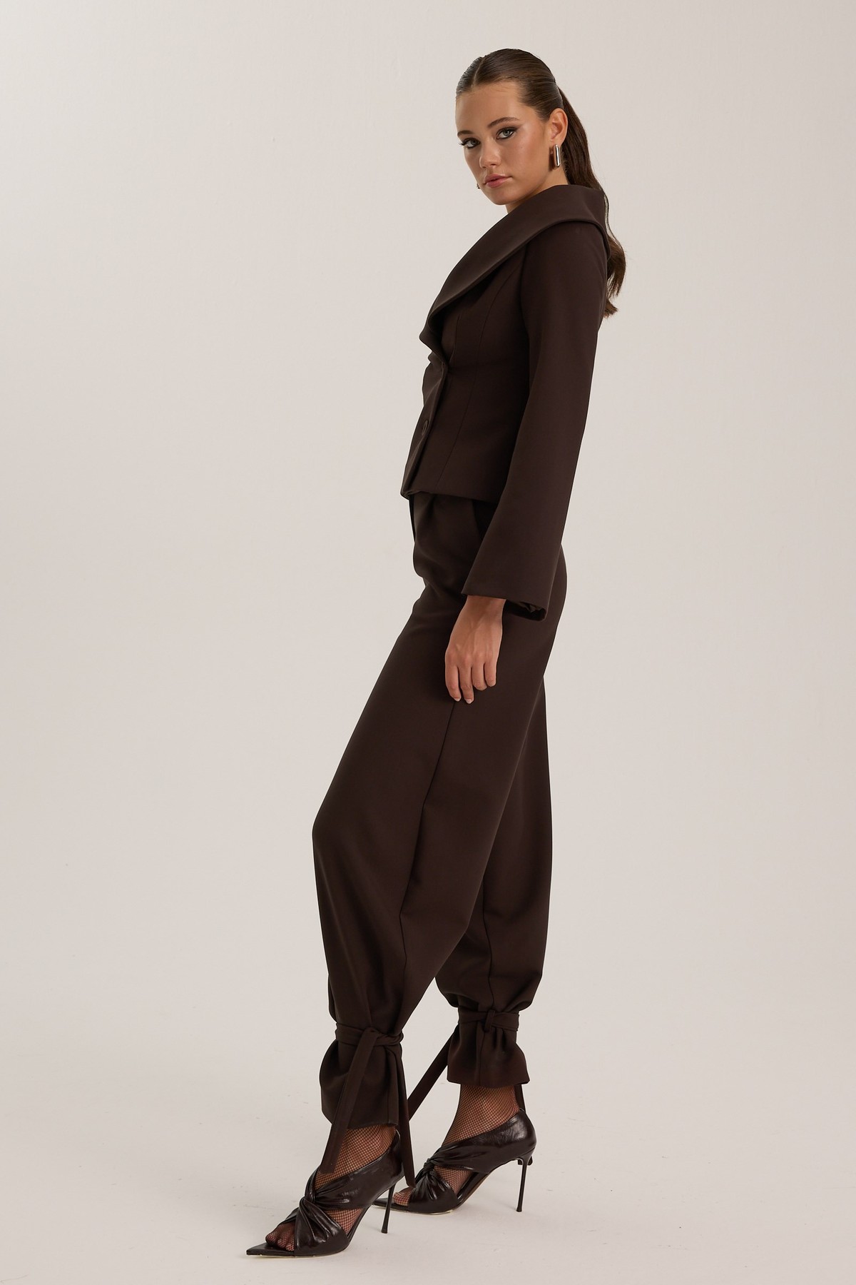 The Statement Pant Brown