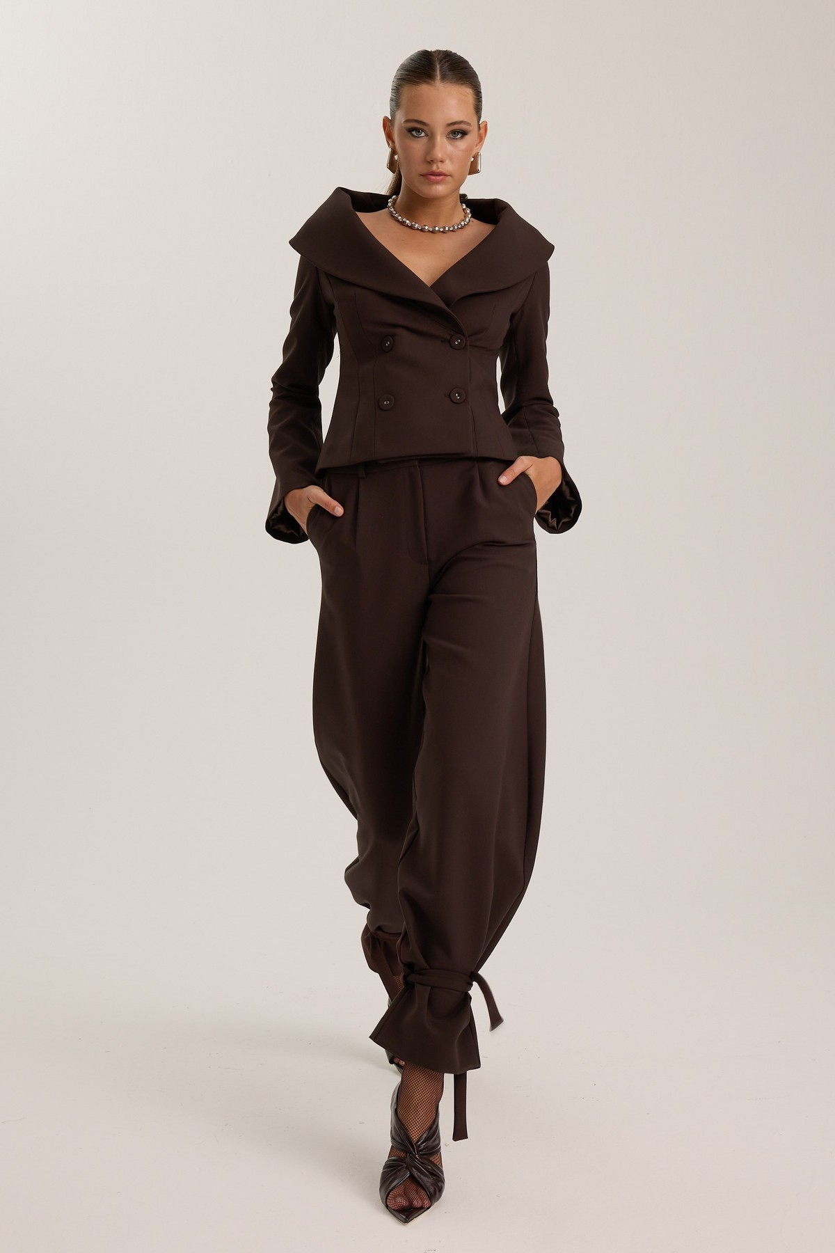 The Statement Pant Brown