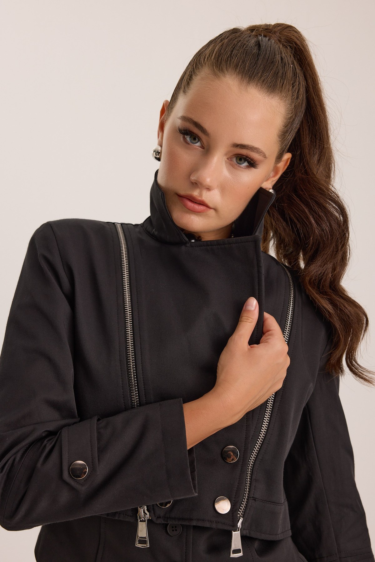 The Volume Jacket Black