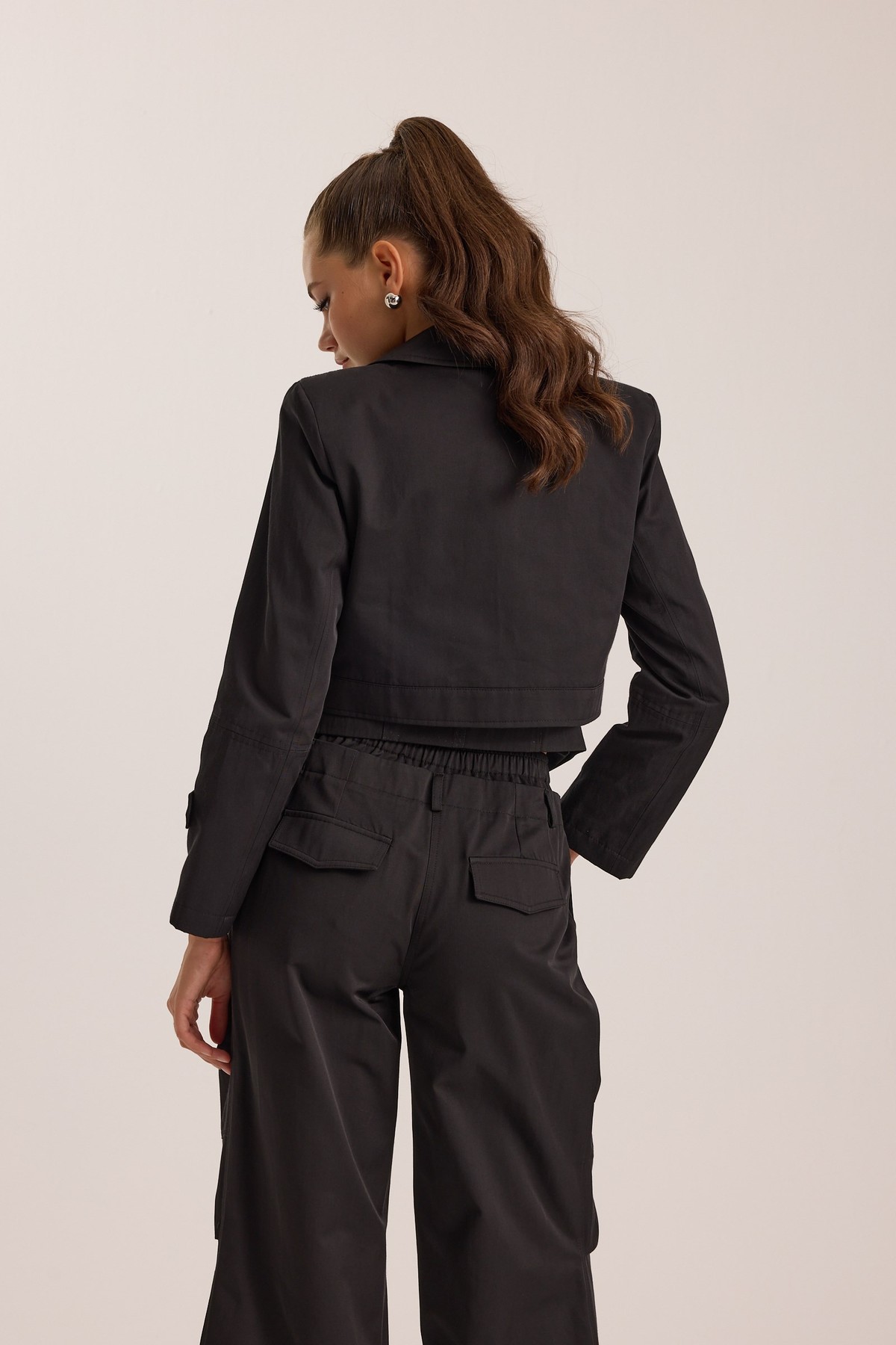 The Volume Jacket Black