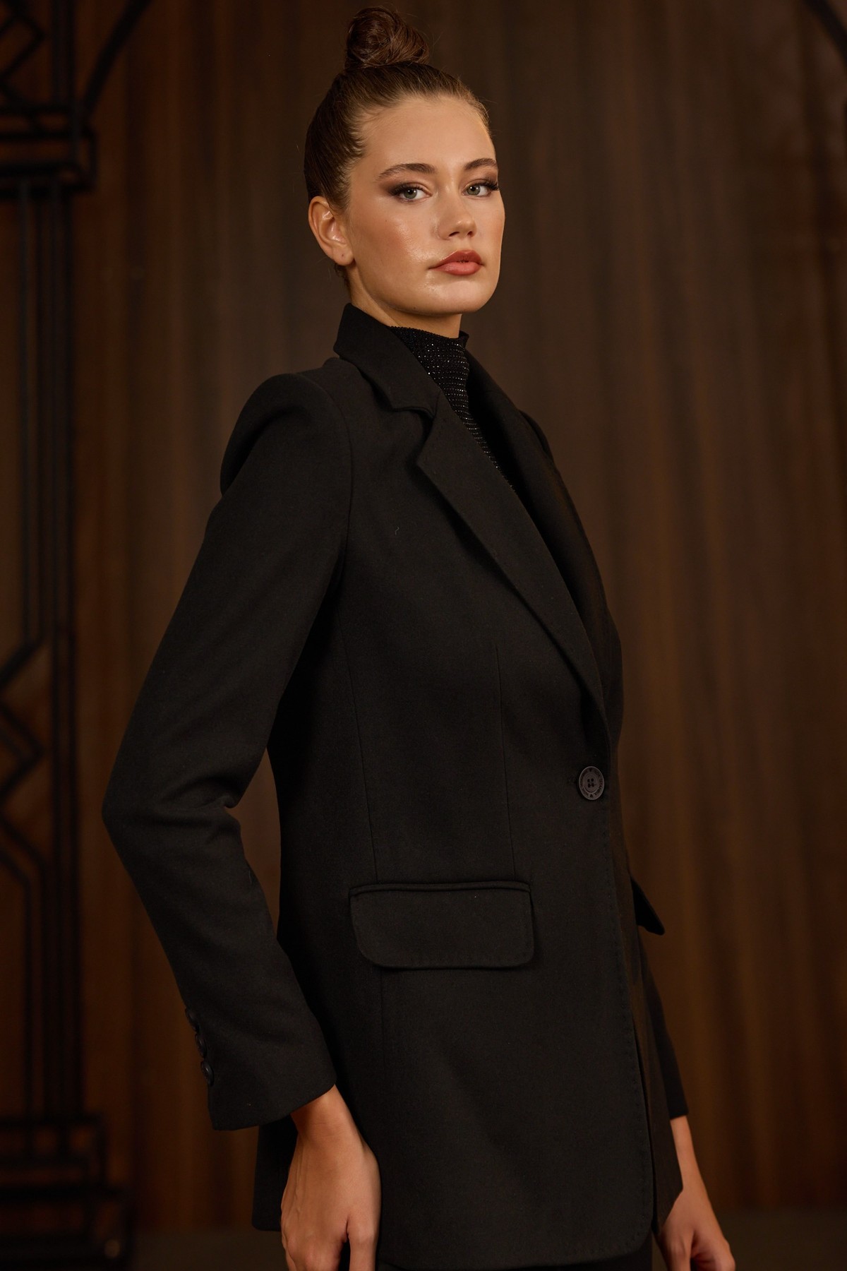Winter Poise Coat Black