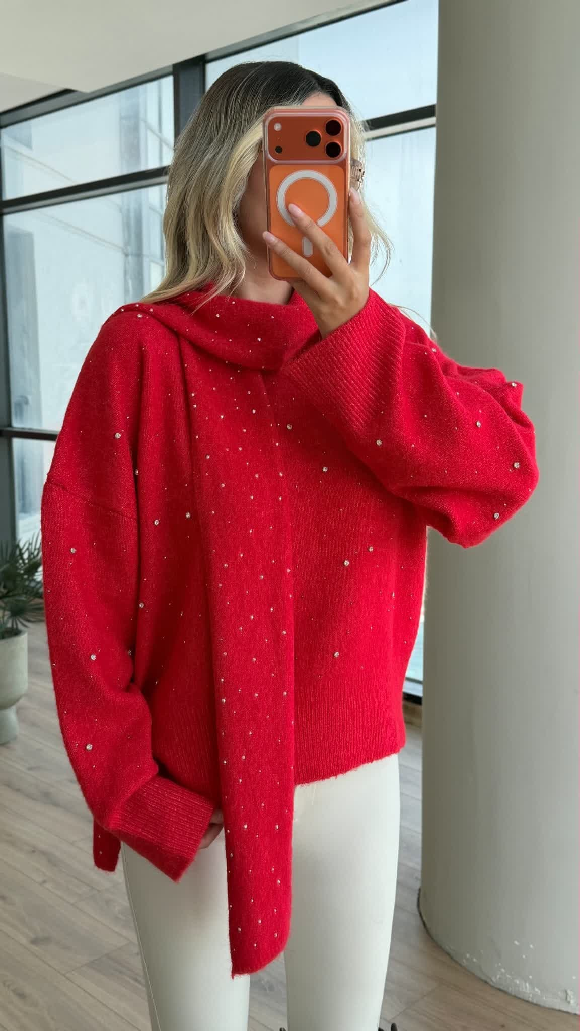 Taş İşlemeli Atkı Detaylı Kırmızı Triko Kazak