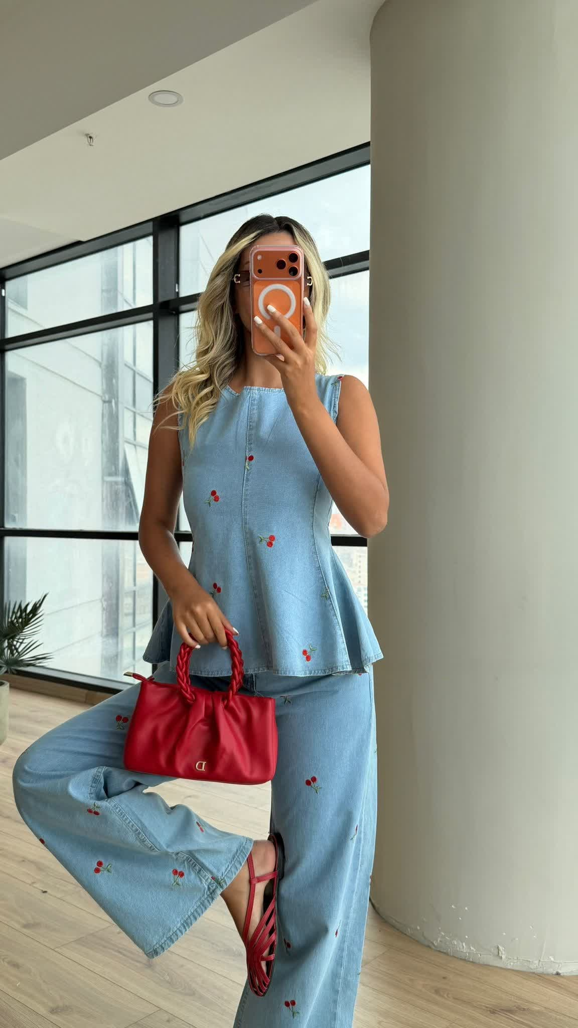 Mavi Kiraz İşlemeli Bluz Pantolon Denim Takım