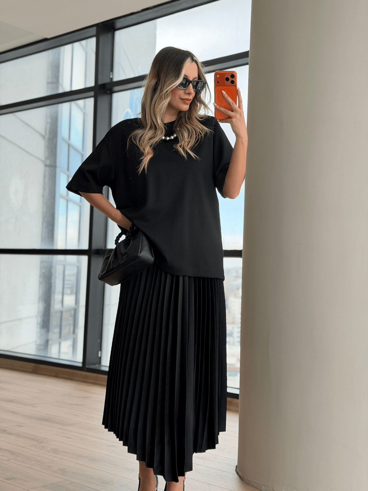 Siyah Ayarlanabilir Askılı Elbise Fermuarlı Tshirt 