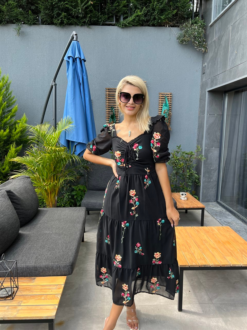 Vanessa Çiçekli Siyah Elbise