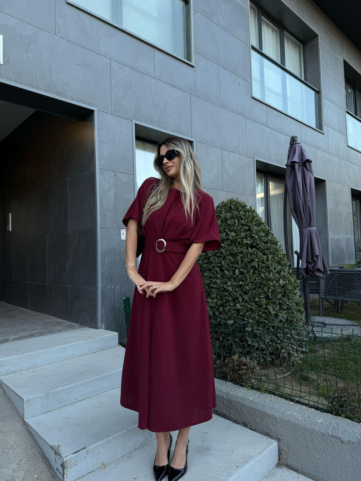 Zelia Beli Pensli Kısa Kol Yırtmaçlı Elbise Bordoyelb2224grs