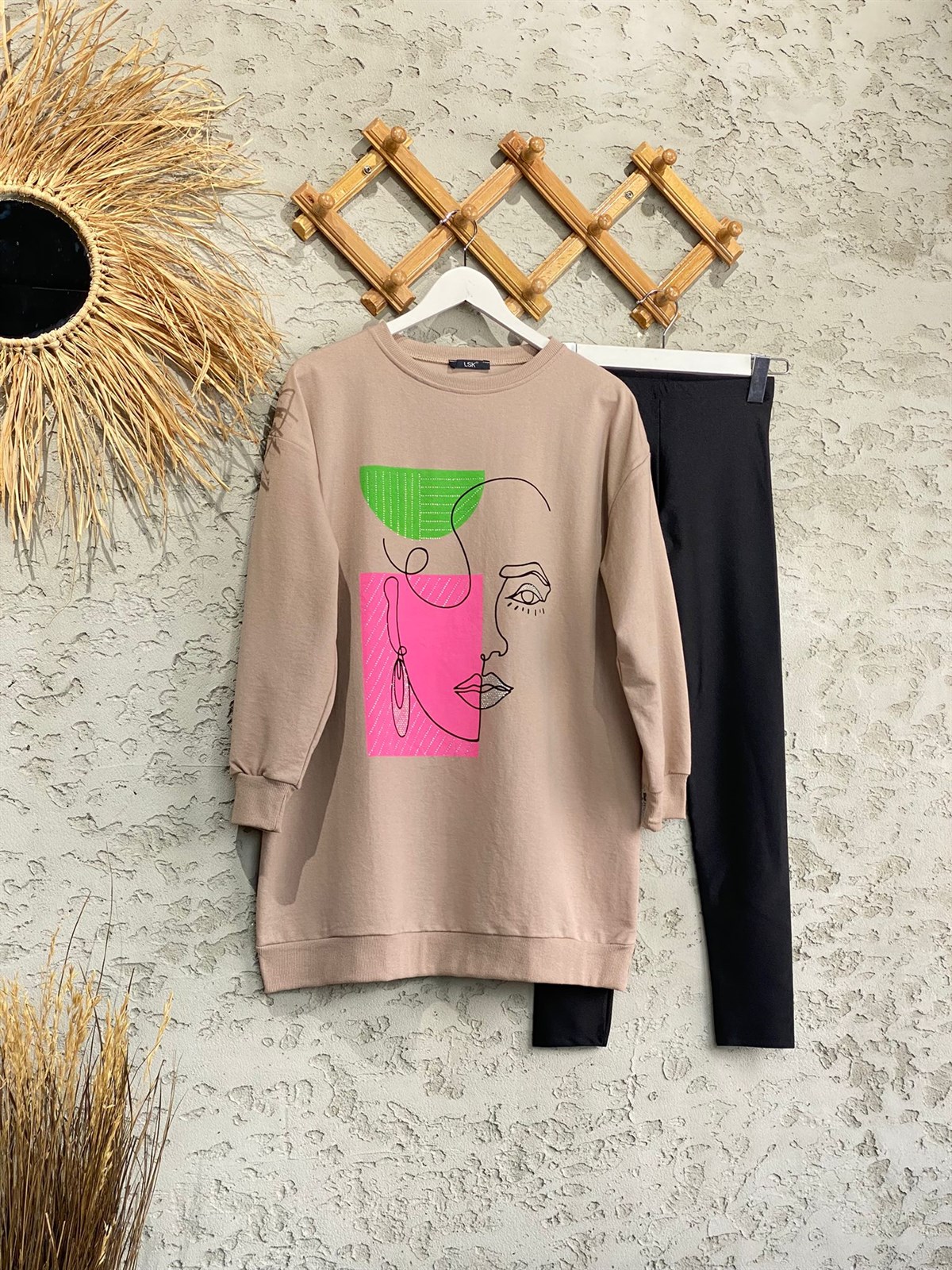 	Minimal Yüz Çizgili Ren Bloklu Tunik Sweat (Kahve)