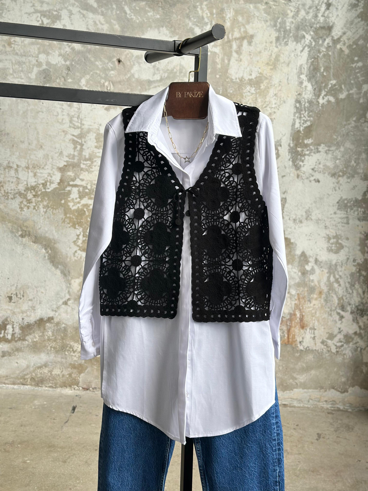  Suzene  Nakışlı Yelek (Siyah)