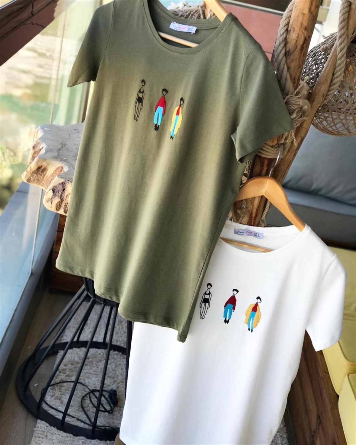 3 Kadın Nakış Detaylı Tshirt (HAKİ & BEYAZ )