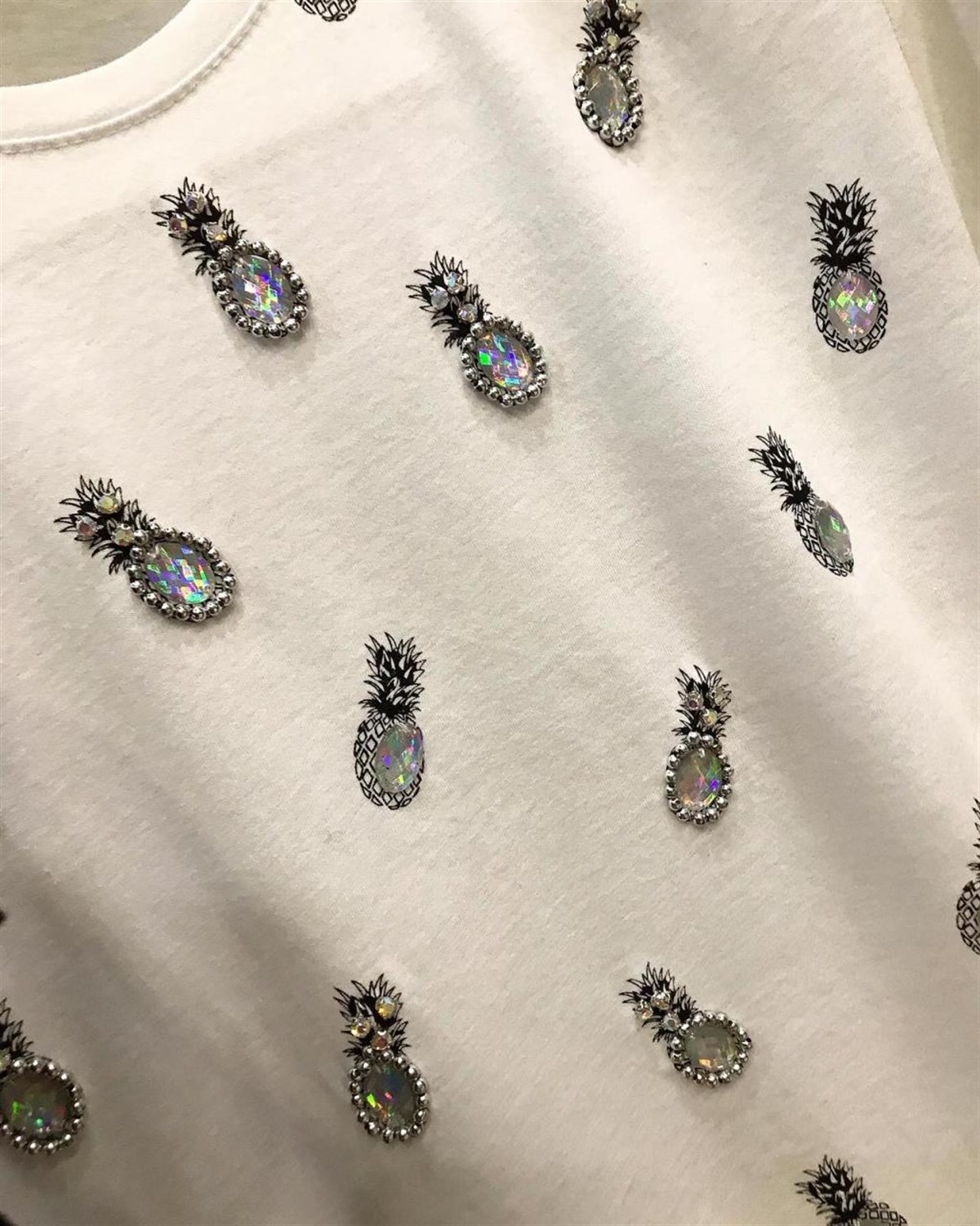 Ananas Özel Taş Payet İşçilikli Tshirt (SİYAH & BEYAZ)