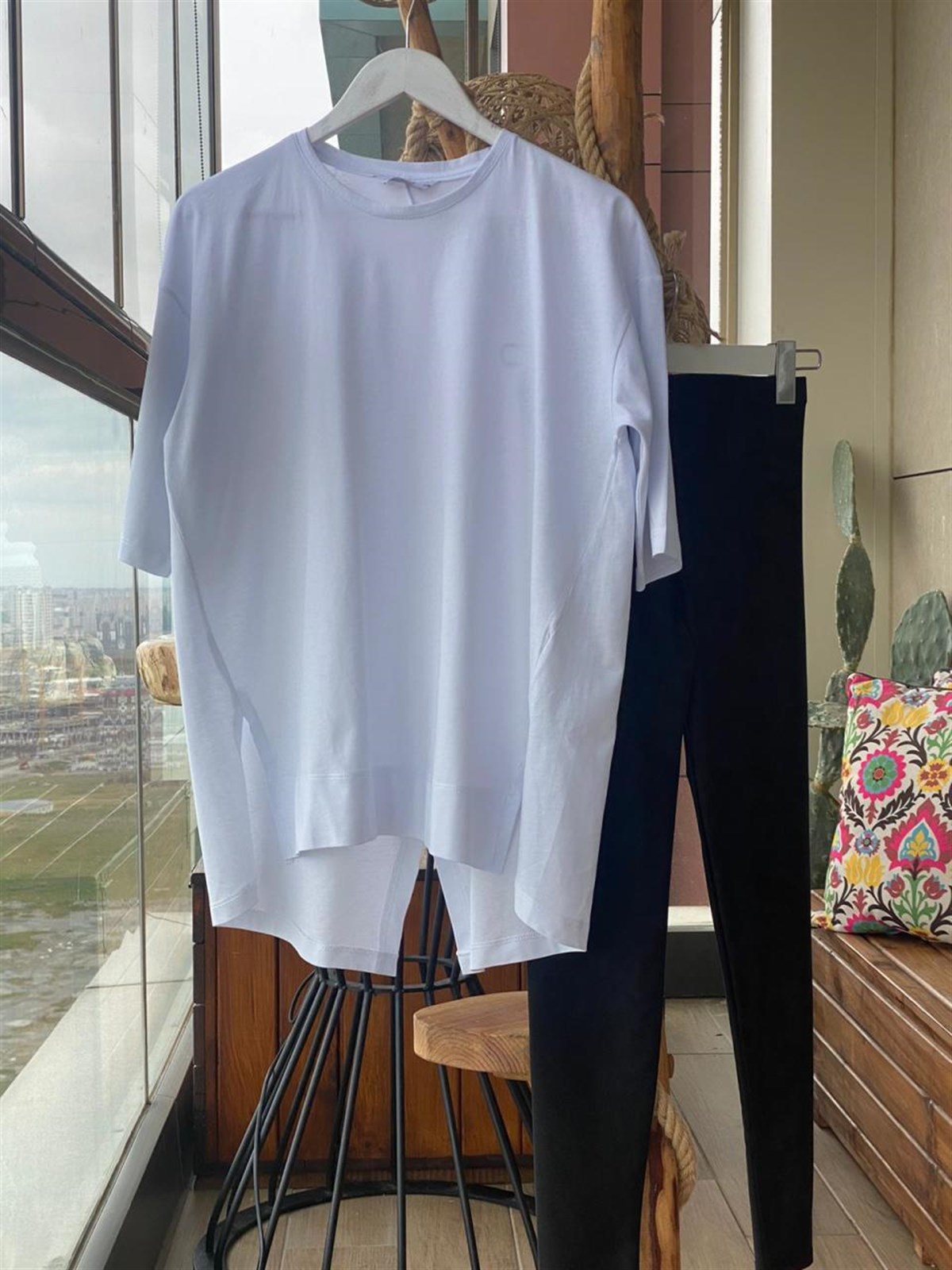 Arkası Yırtmaçlı Tunik Salaş  Tshirt (BEYAZ)