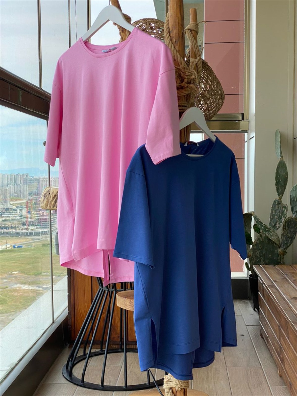 Arkası Yırtmaçlı Tunik Salaş Tshirt  (Saks Mavi & Pembe)