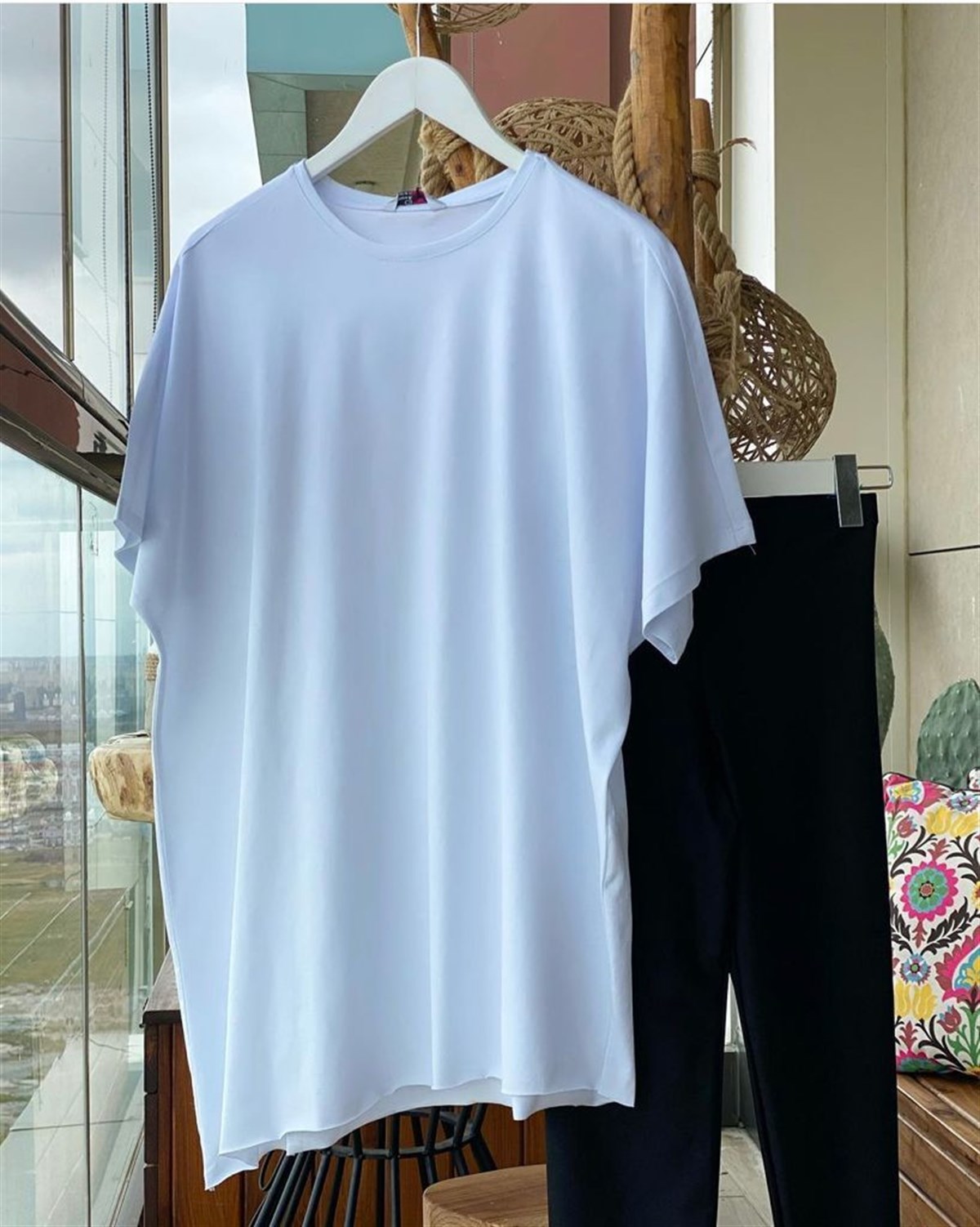 Asimetrik Kesim Oversize Tshirt  (Beyaz)