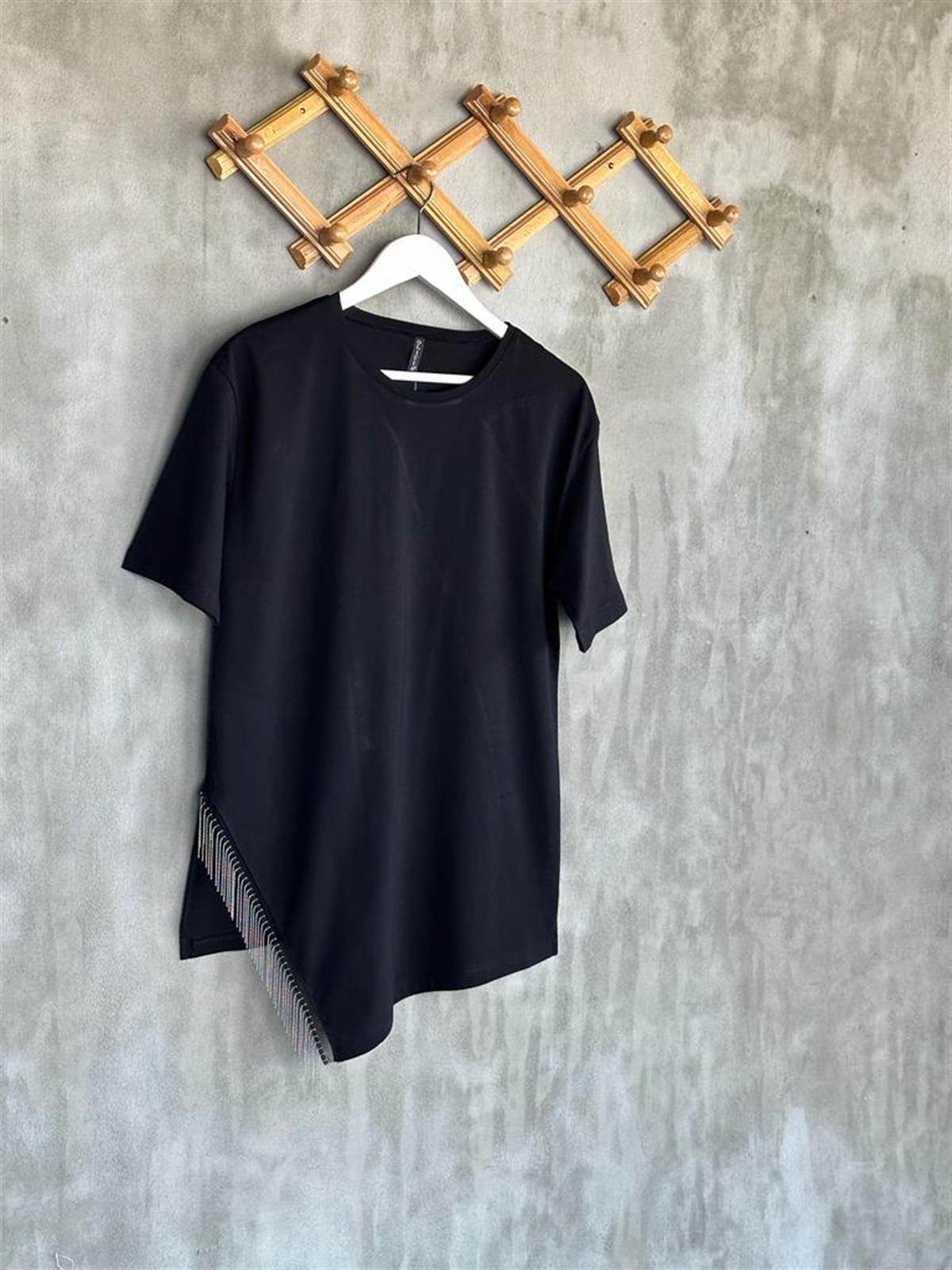 Asimetrik Kesim Zincir Detaylı Oversize Tişört (Siyah)