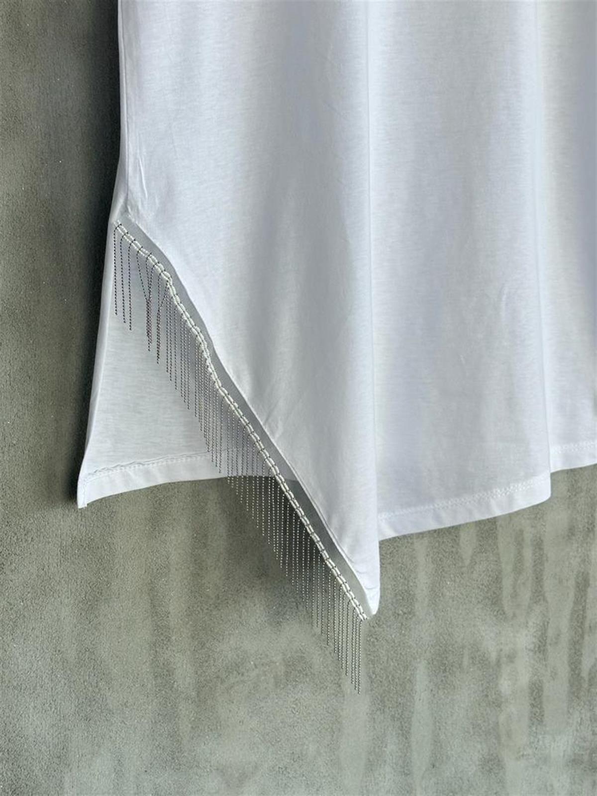 Asimetrik Kesim Zincir Detaylı Oversize Tişört (Beyaz)