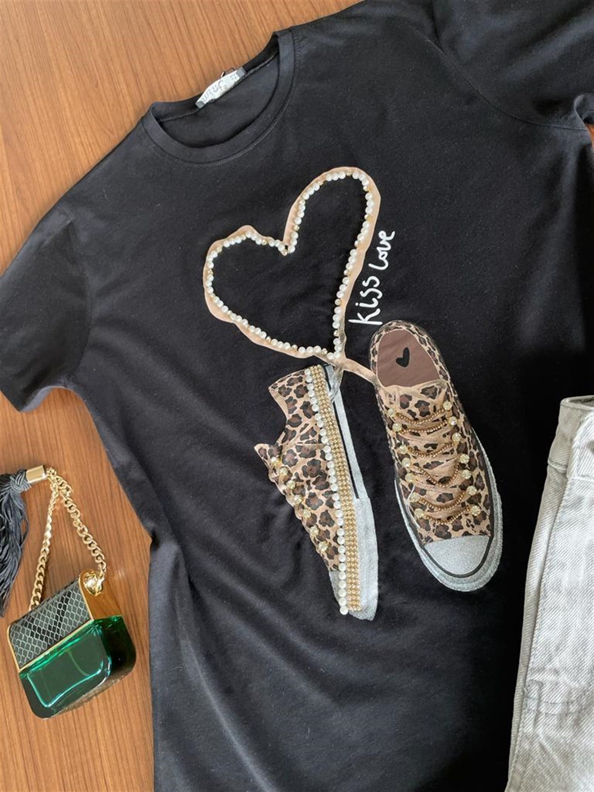 Ayakkabı Desenli İnci İşlemeli Tshirt (Siyah)