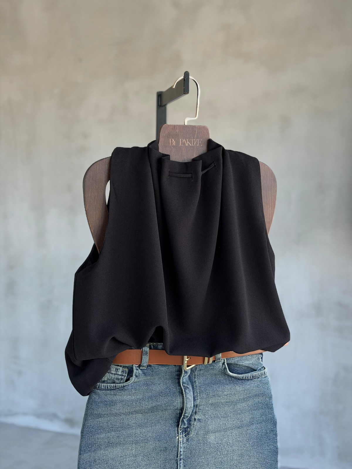 Bağlamalı Drape Yaka Balon Model Krep Bluz (Siyah)