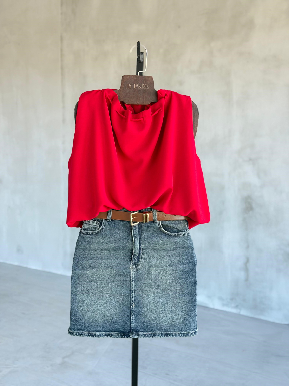 Bağlamalı Drape Yaka Balon Model Krep Bluz (Kırmızı)