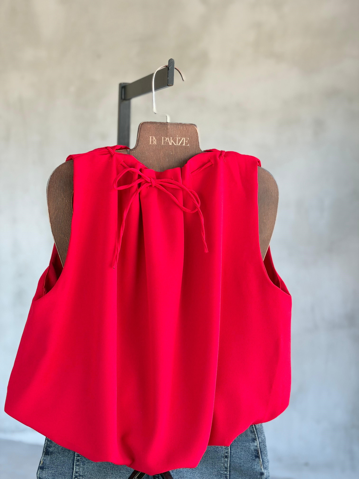 Bağlamalı Drape Yaka Balon Model Krep Bluz (Kırmızı)