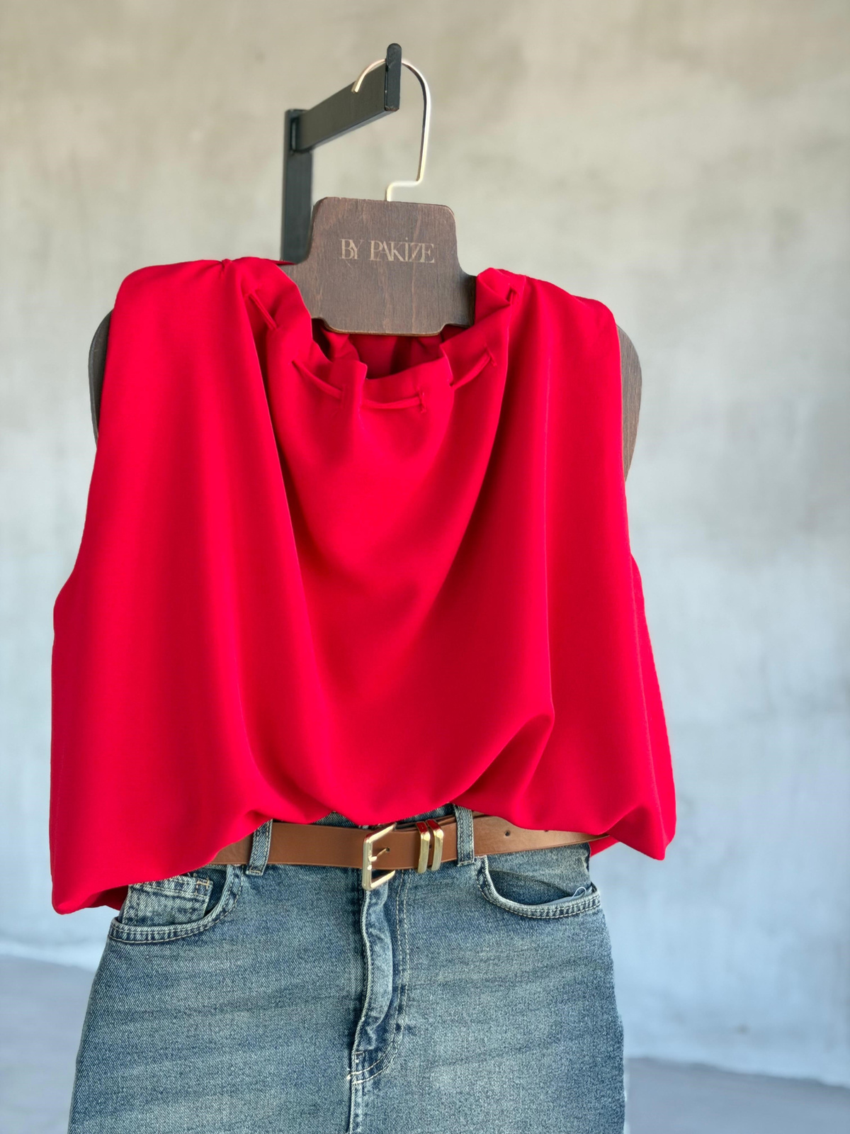 Bağlamalı Drape Yaka Balon Model Krep Bluz (Kırmızı)