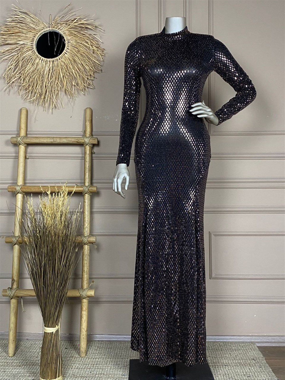 Balık Model Vatkalı Gece Elbisesi (GOLD)