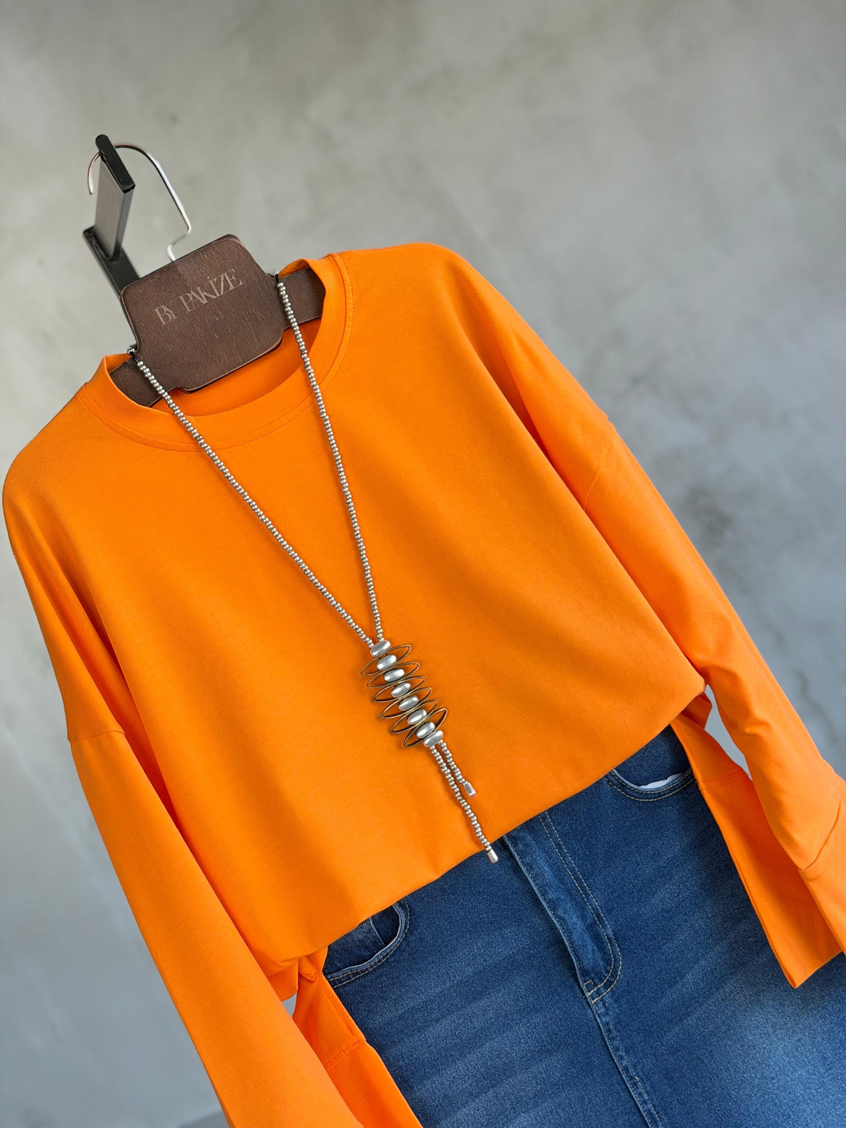 Basic Manşet Kollu Yırtmaç Detaylı Sweat (Oranj)