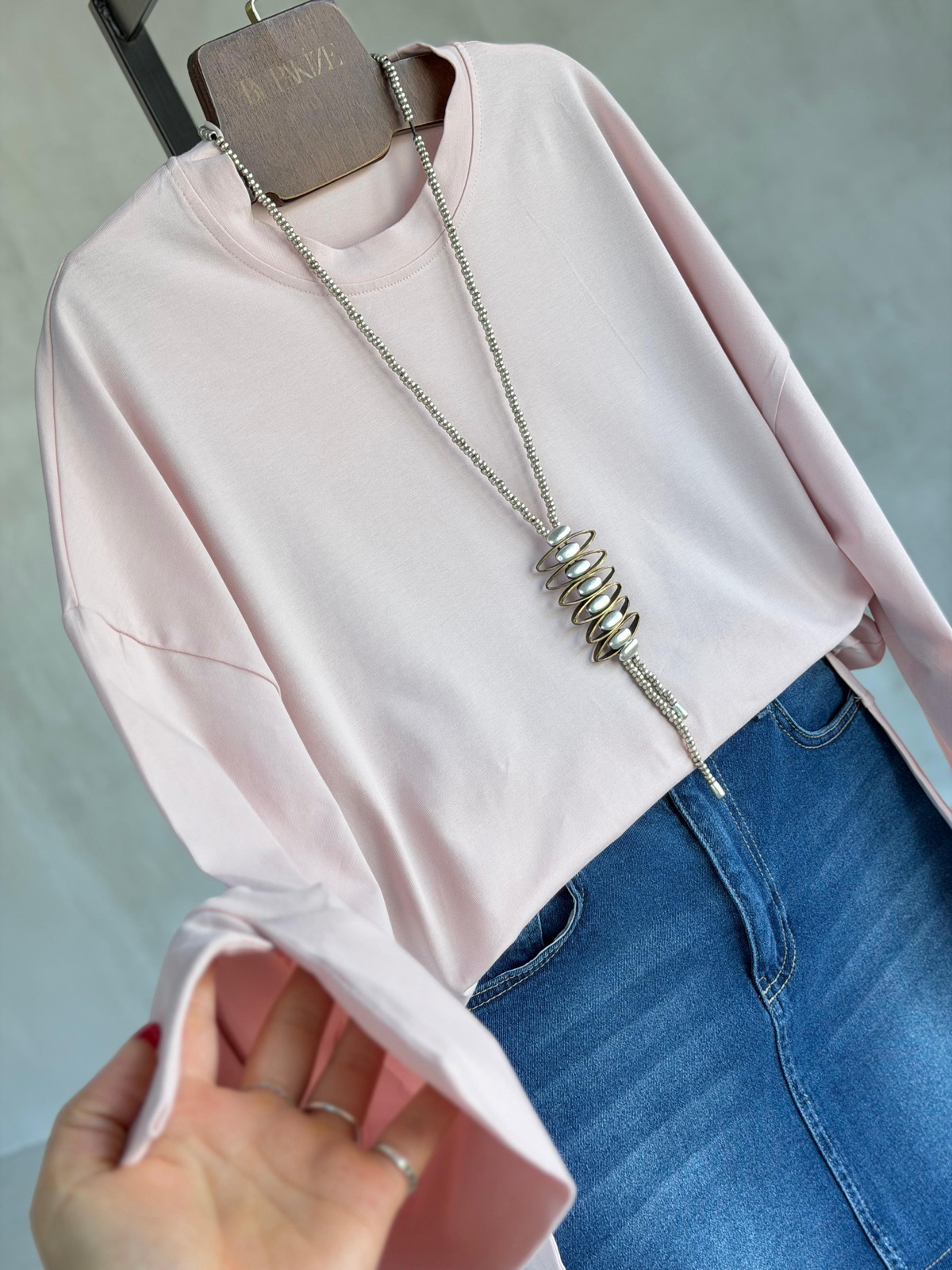 Basic Manşet Kollu Yırtmaç Detaylı Sweat (Pudra)