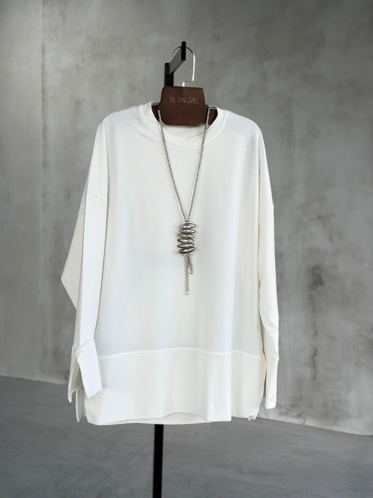 Basic Manşet Kollu Yırtmaç Detaylı Sweat (Beyaz)