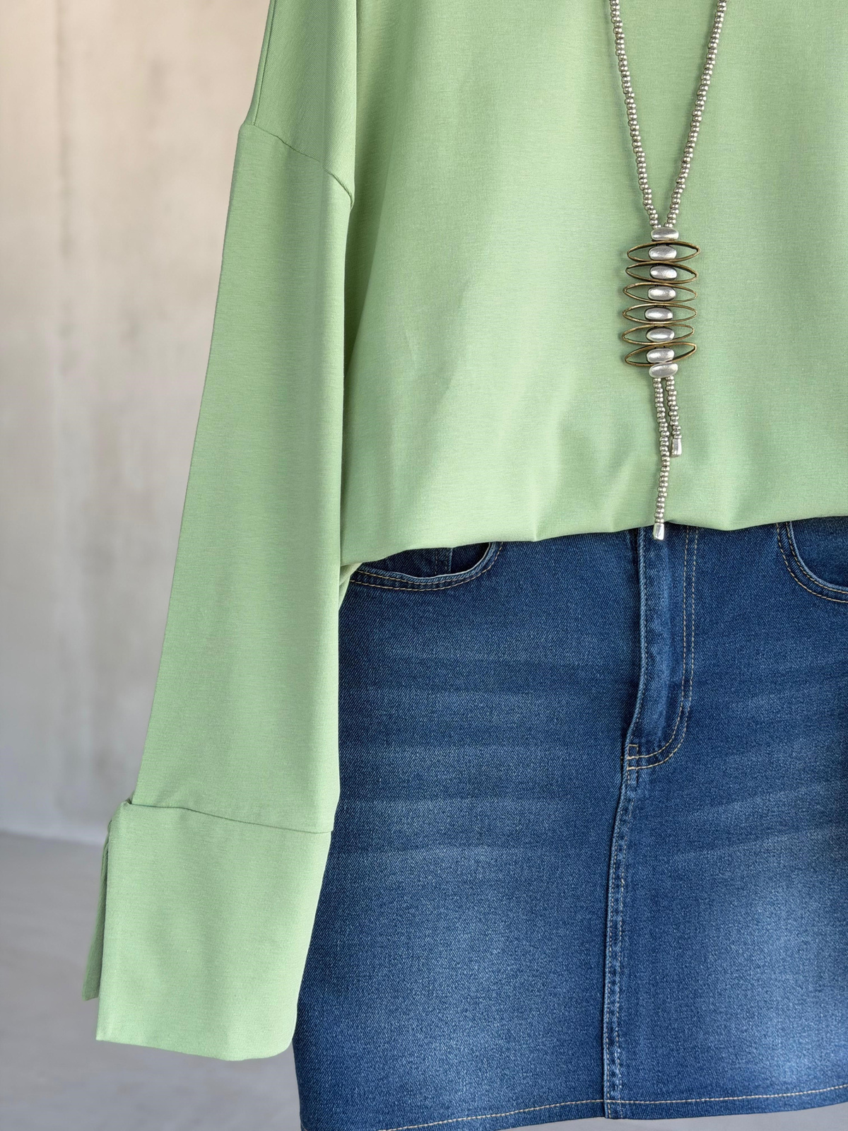 Basic Manşet Kollu Yırtmaç Detaylı Sweat (Çağla Yeşili)