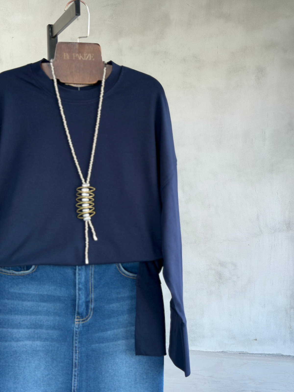 Basic Manşet Kollu Yırtmaç Detaylı Sweat (Lacivert)