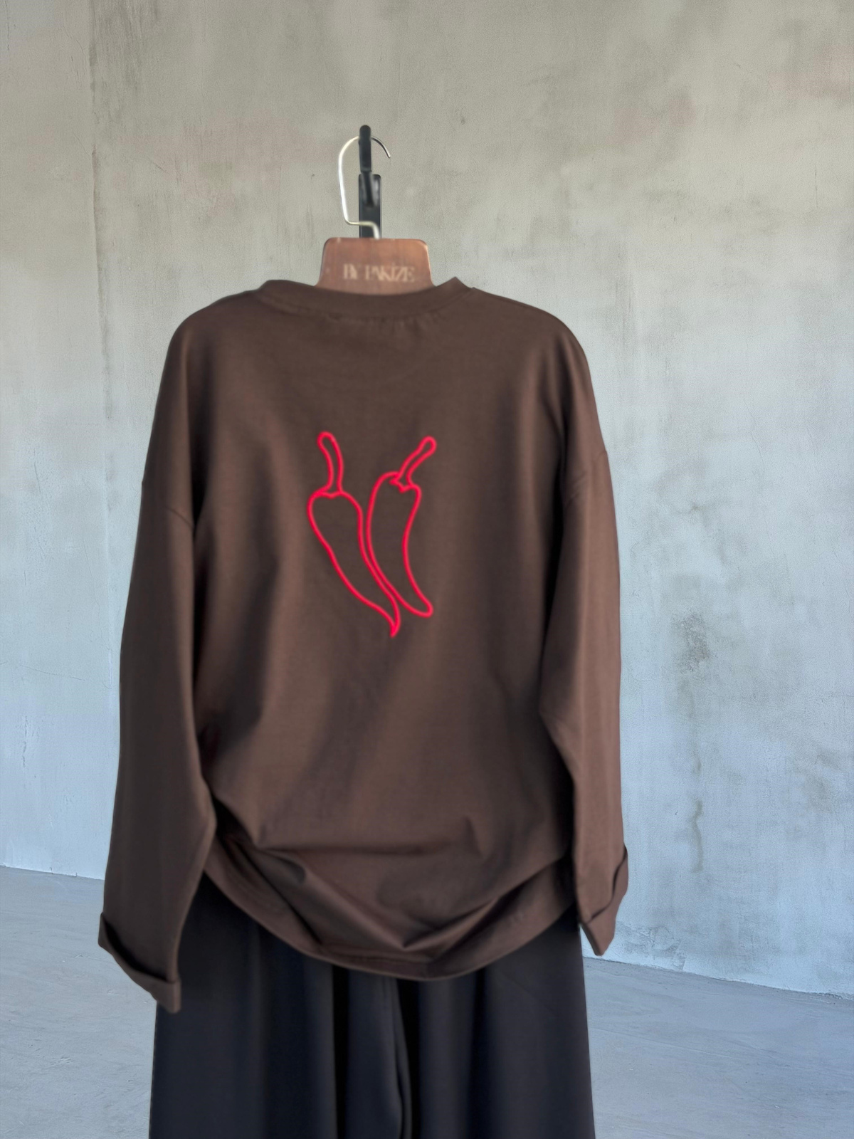 Basic Oversize Ön Arka Nakışlı Biber Tişört (Kahve)