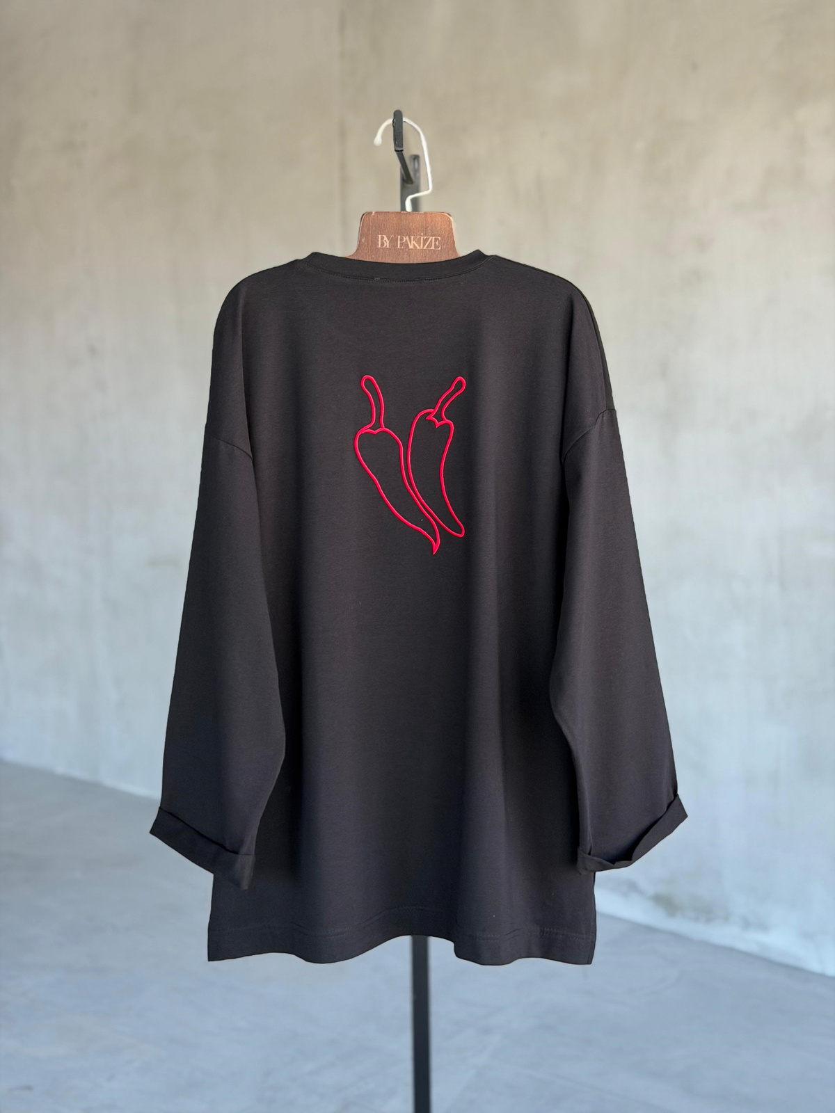 Basic Oversize Ön Arka Nakışlı Biber Tişört (Siyah)