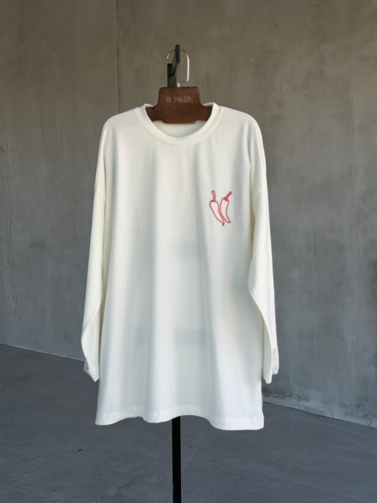 Basic Oversize Ön Arka Nakışlı Biber Tişört (Beyaz)
