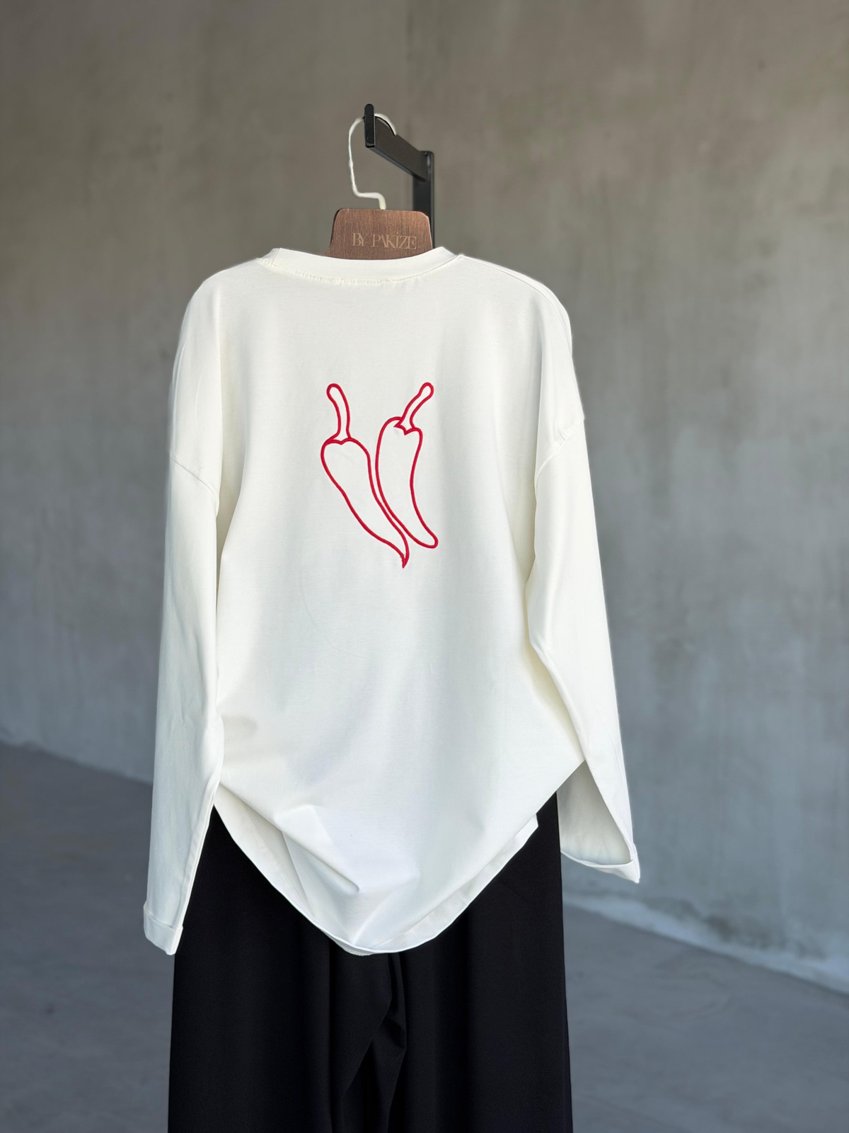 Basic Oversize Ön Arka Nakışlı Biber Tişört (Beyaz)