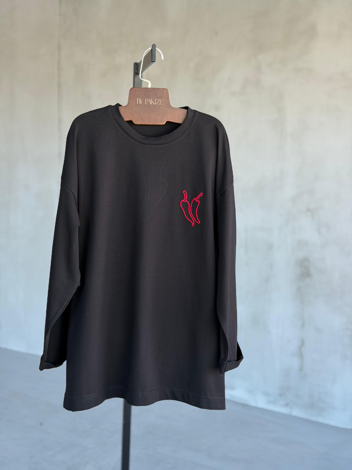 Basic Oversize Ön Arka Nakışlı Biber Tişört (Siyah)