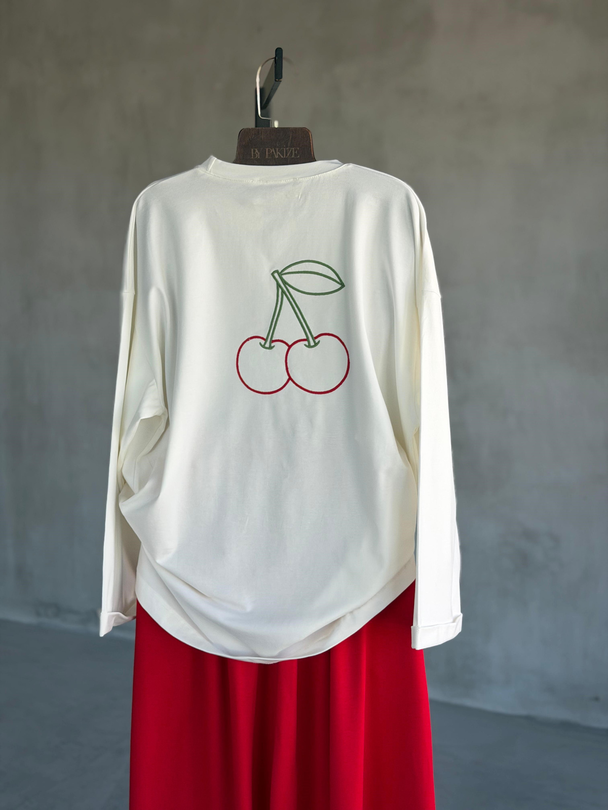Basic Oversize Ön Arka Nakışlı Kiraz Tişört (Beyaz)